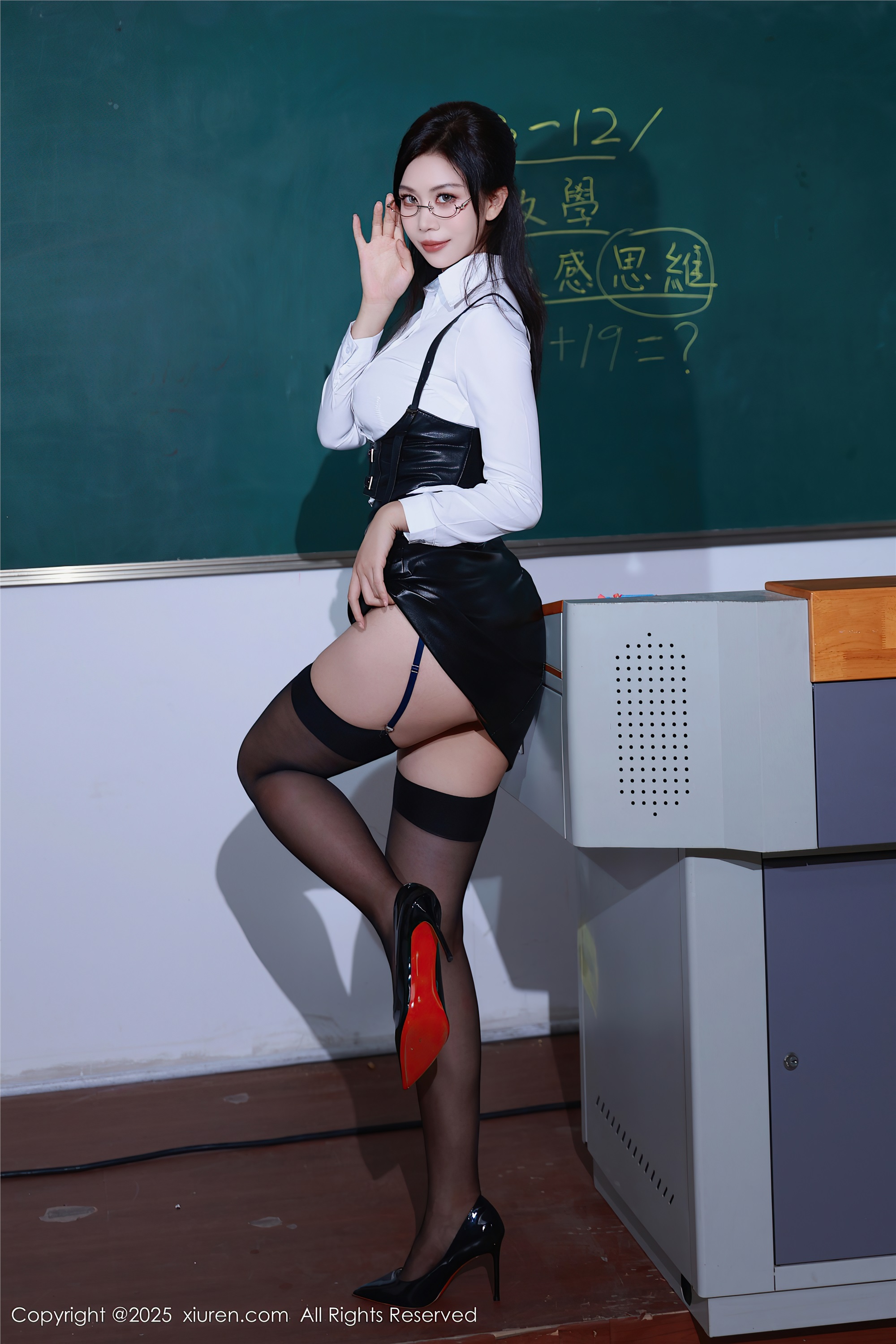 Xiuren秀人网 2025.10.10 NO.10846 玫瑰我爱你